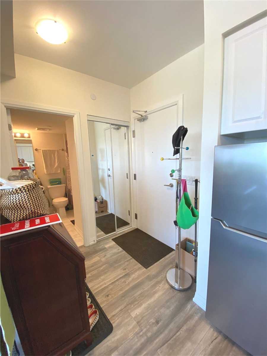 741 Sheppard Ave W, #806
