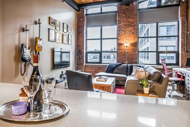 43 Hanna Ave, #334
