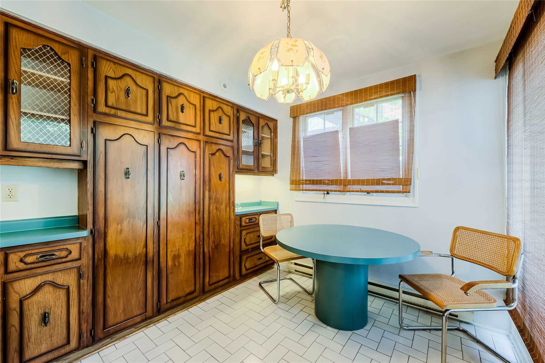 599 Spadina Rd