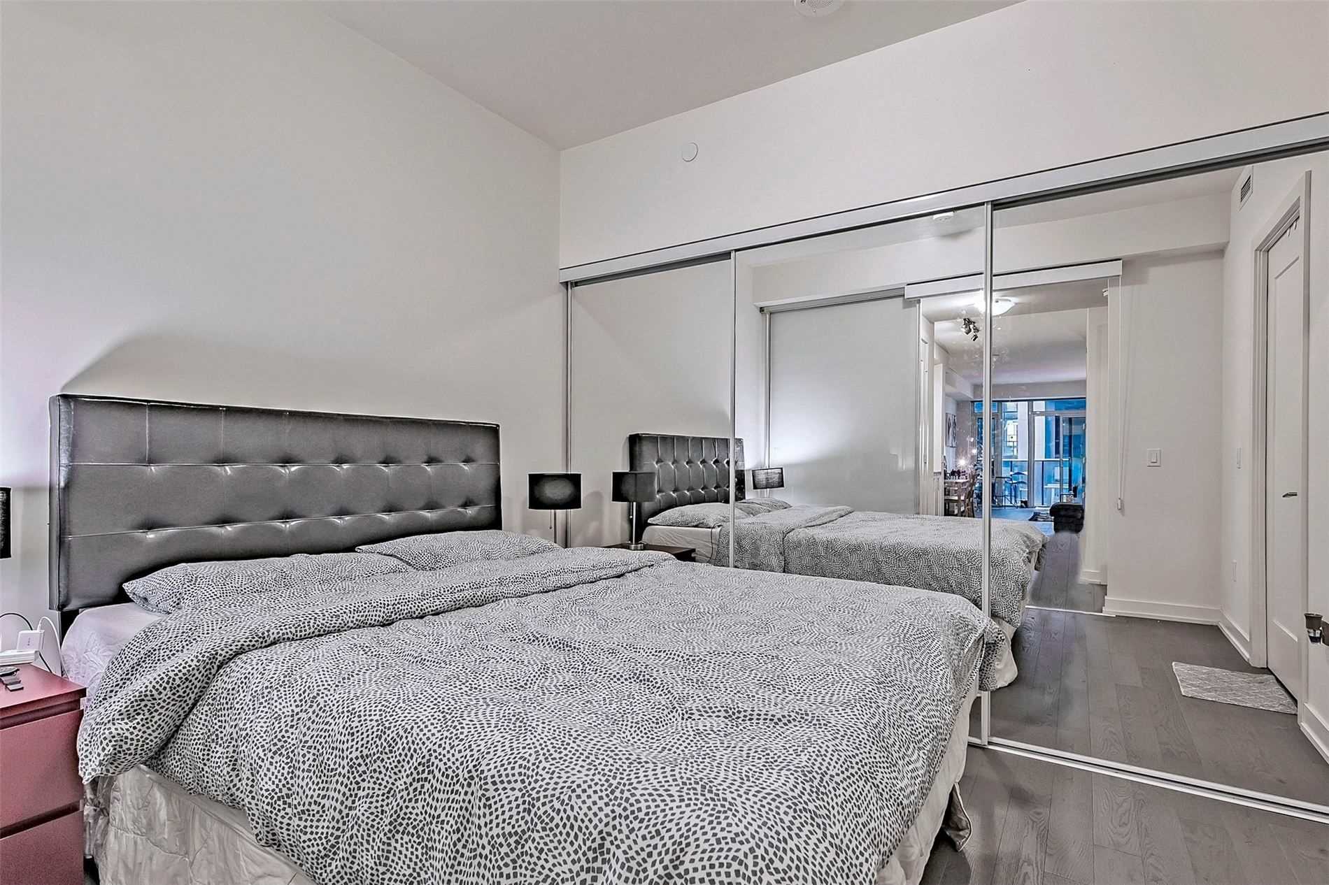 330 Richmond St W, #505