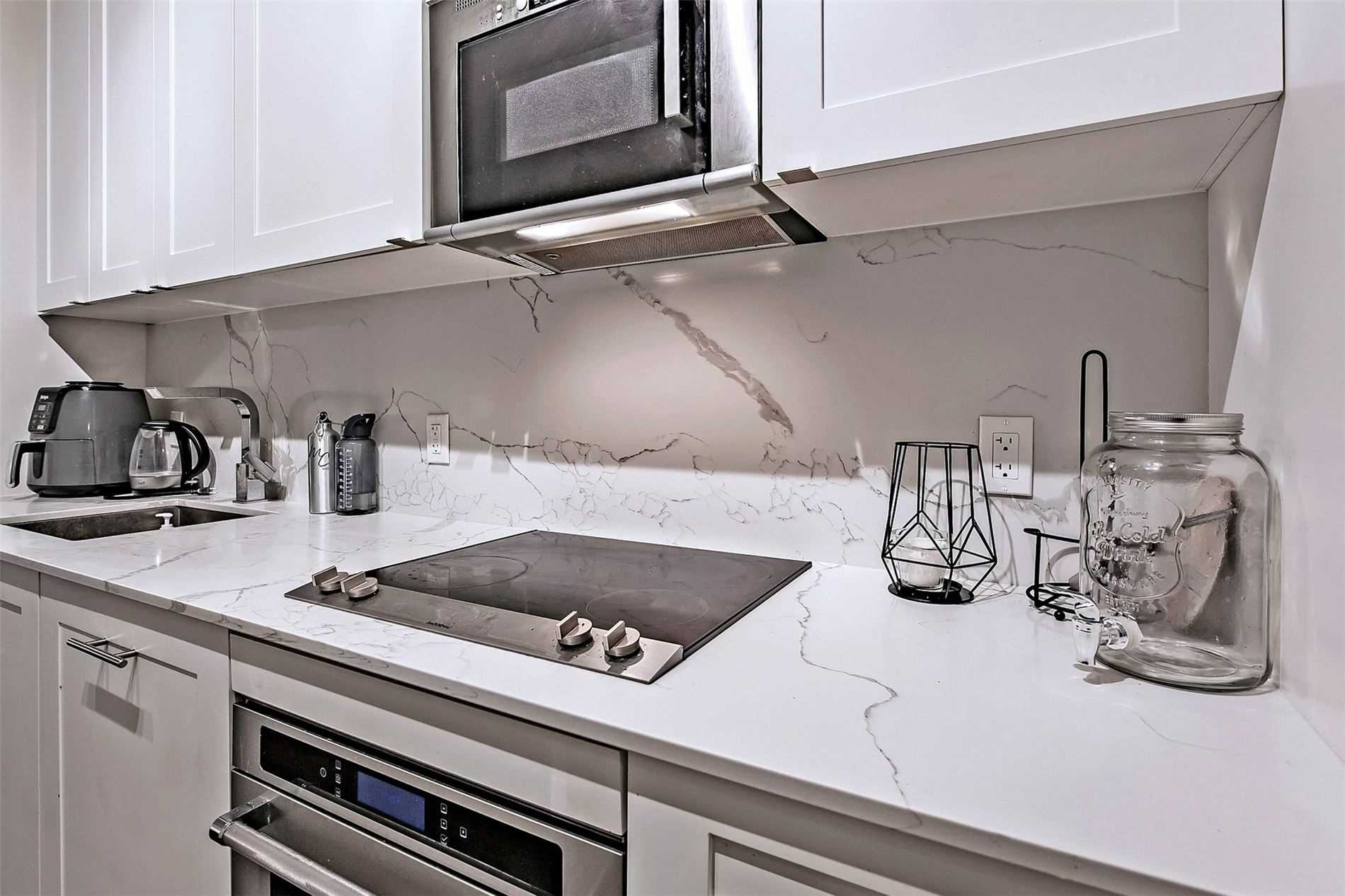 330 Richmond St W, #505