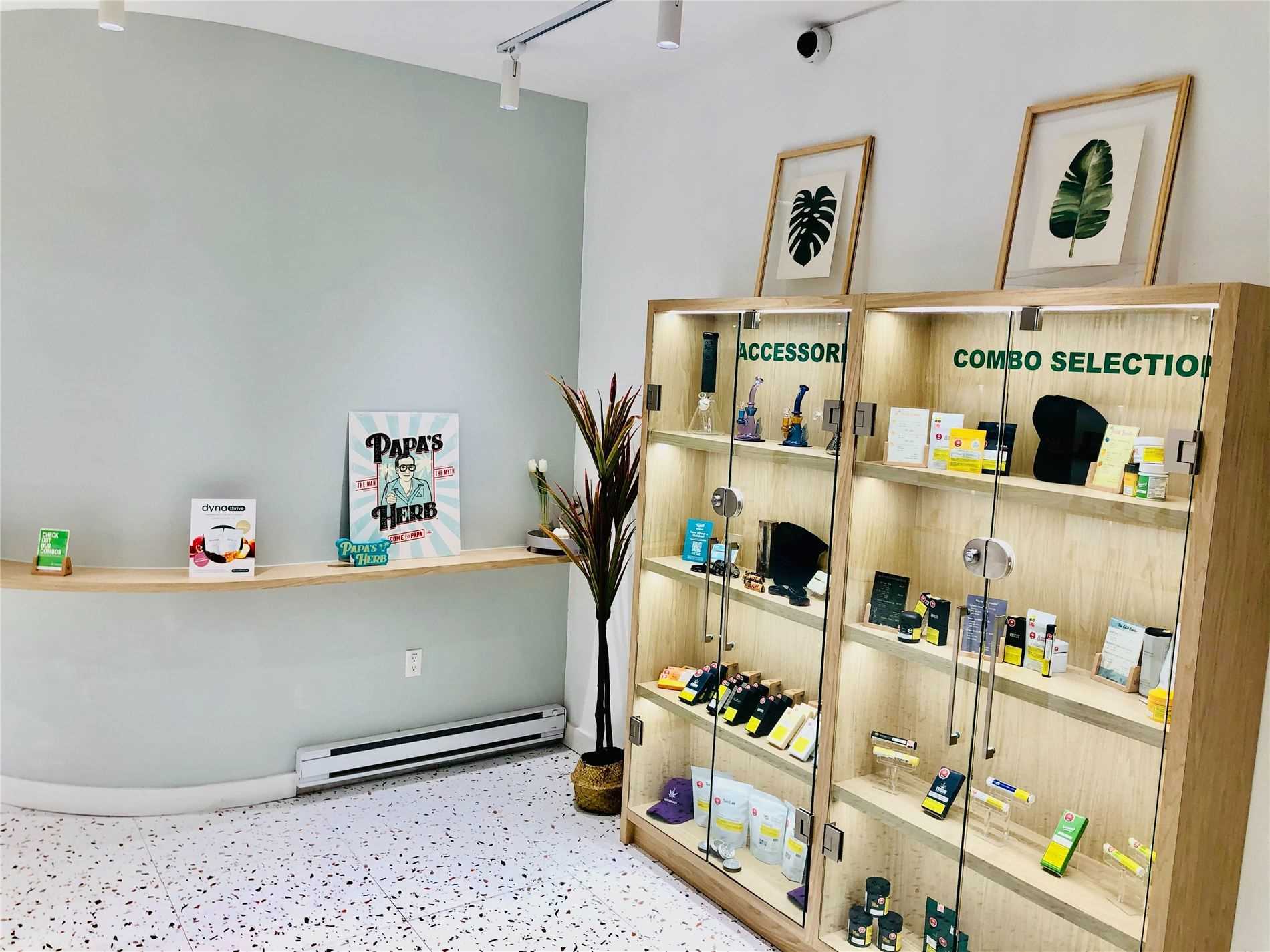 605 Bloor St W