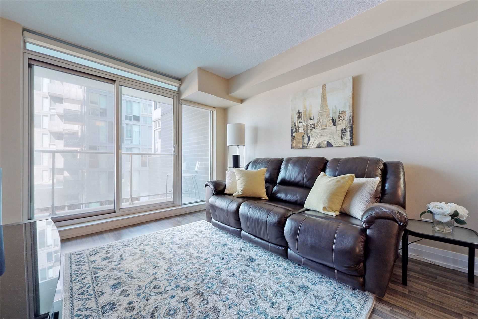 565 Wilson Ave, #207W