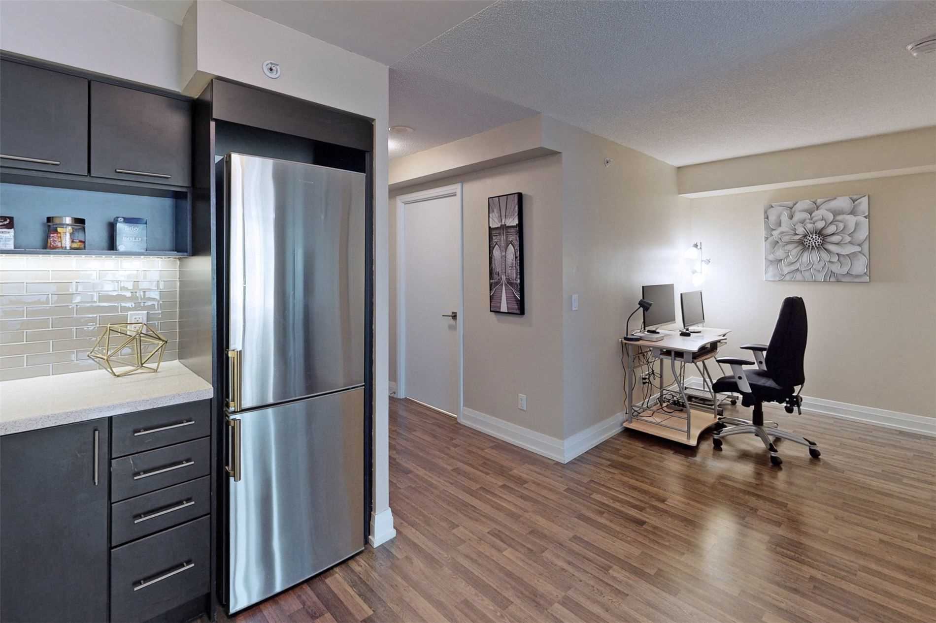 565 Wilson Ave, #207W