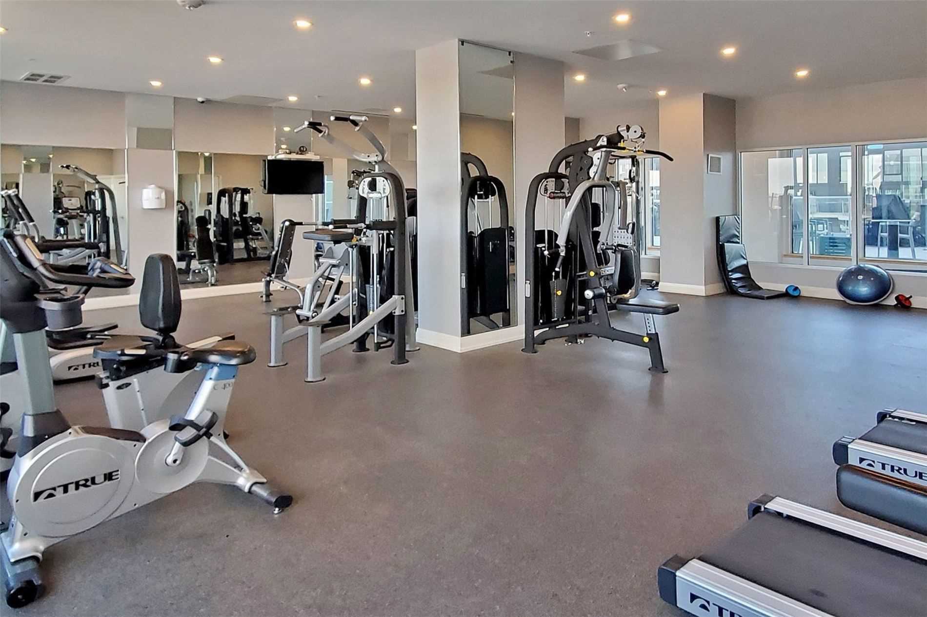 565 Wilson Ave, #207W