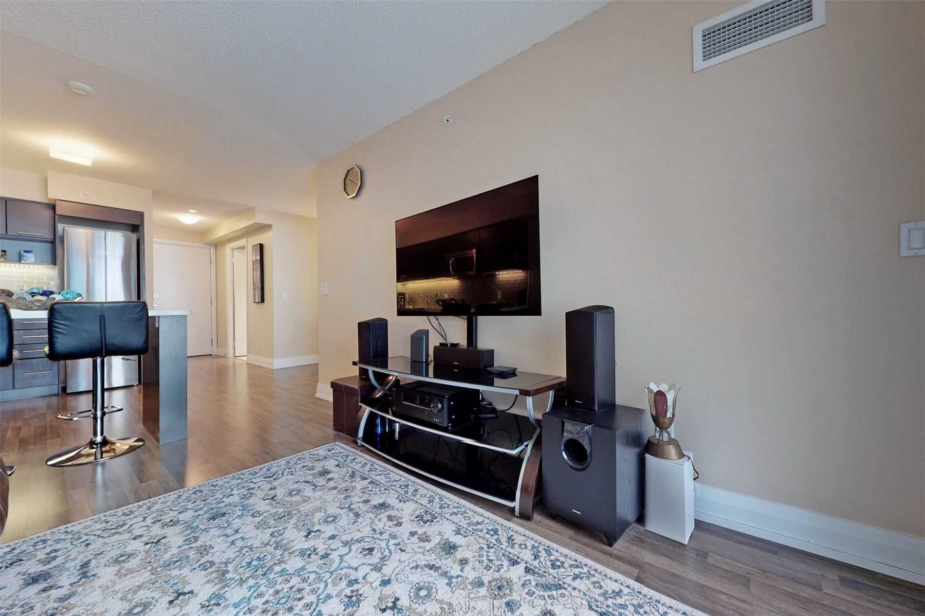 565 Wilson Ave, #207W