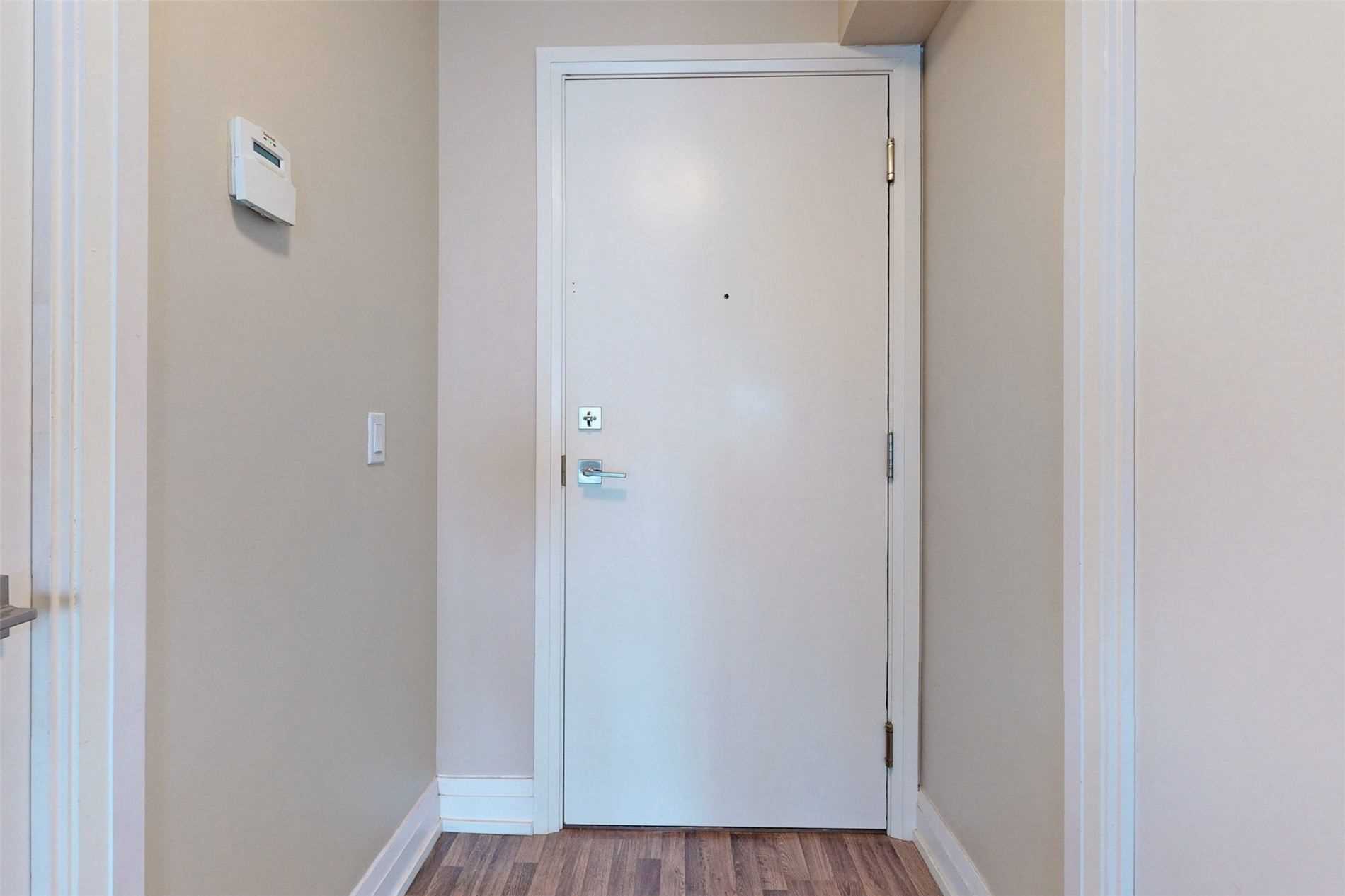565 Wilson Ave, #207W