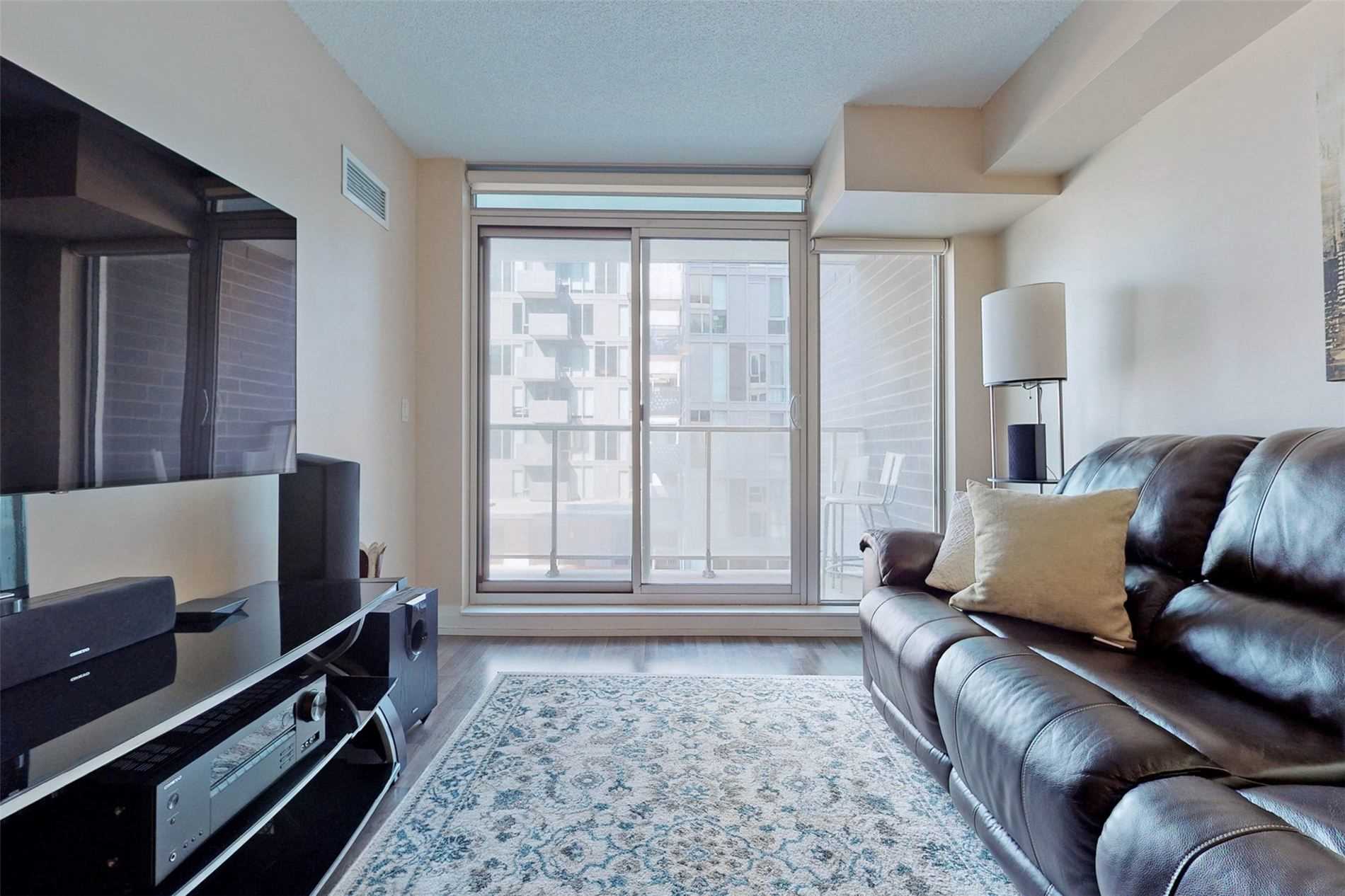 565 Wilson Ave, #207W