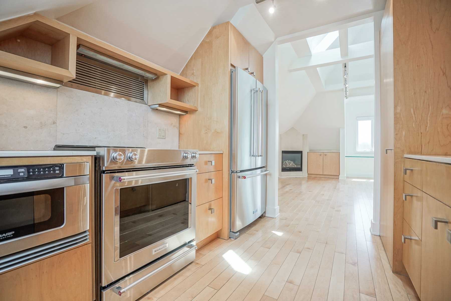 85 Admiral Rd, #301