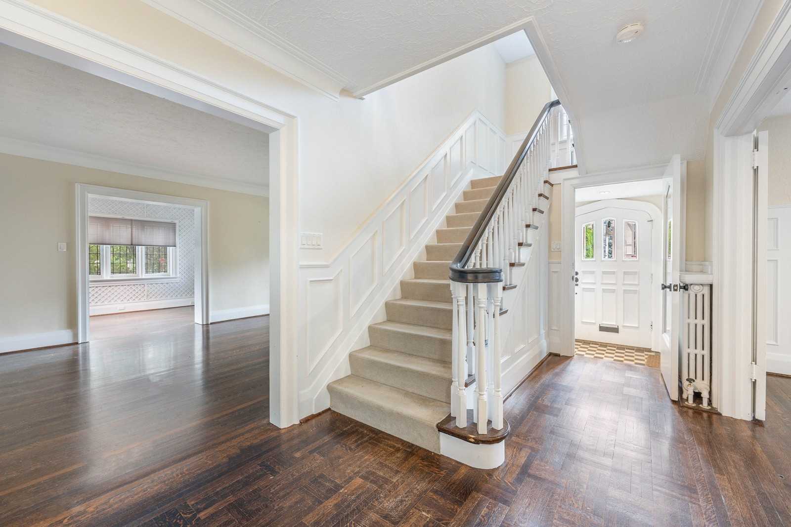 62 Elderwood Dr