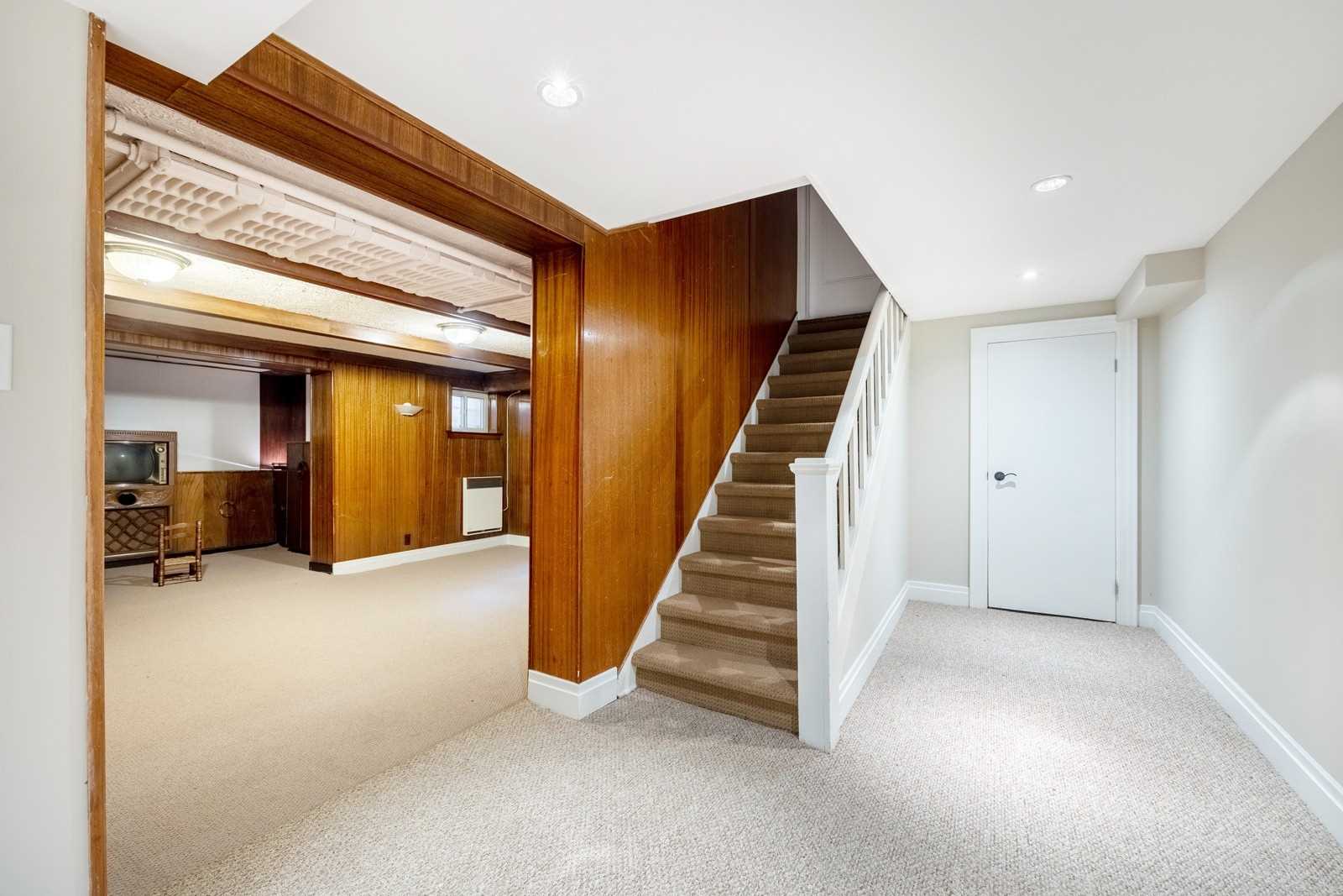 62 Elderwood Dr
