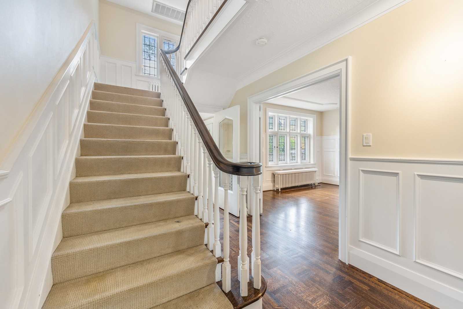62 Elderwood Dr