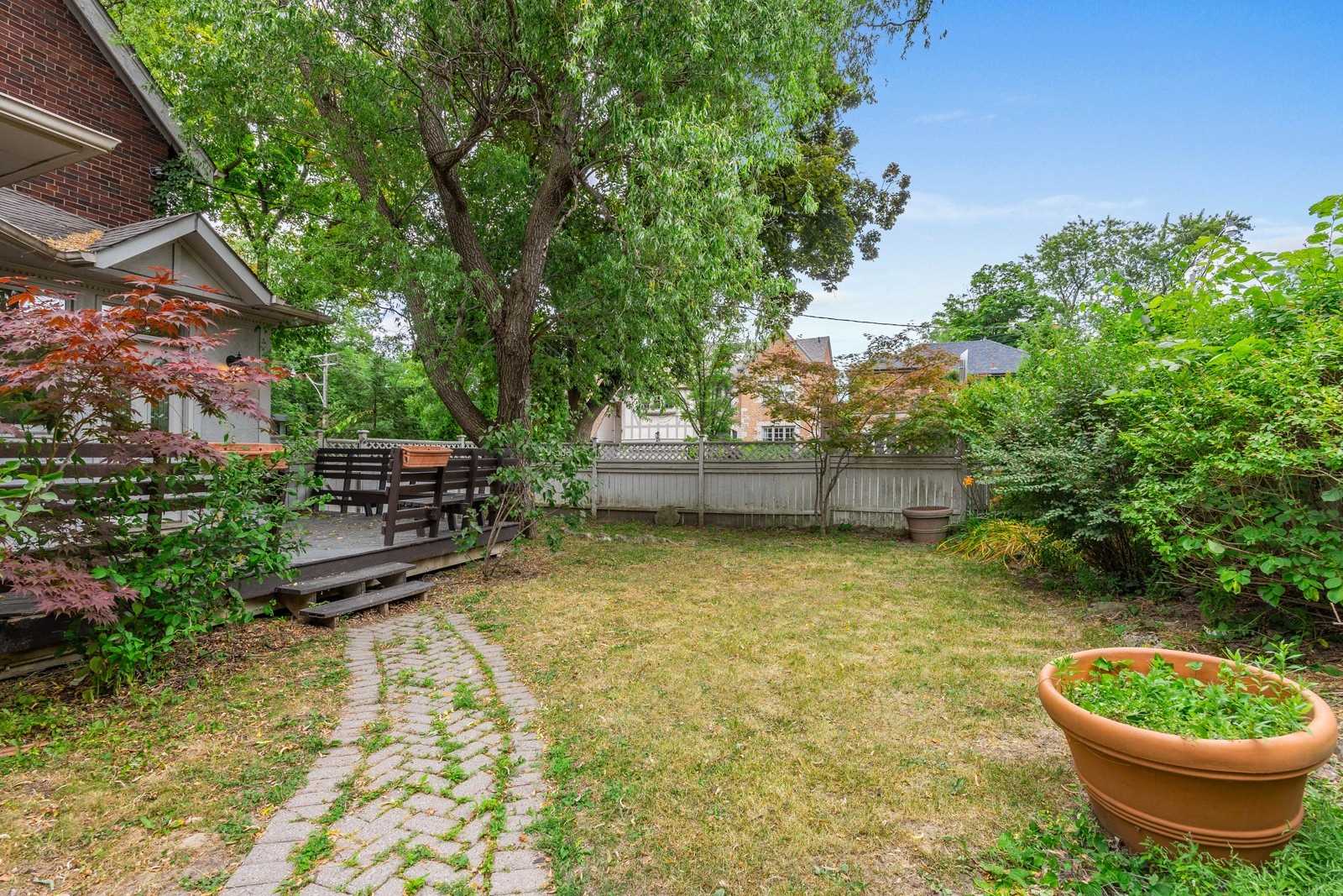 62 Elderwood Dr