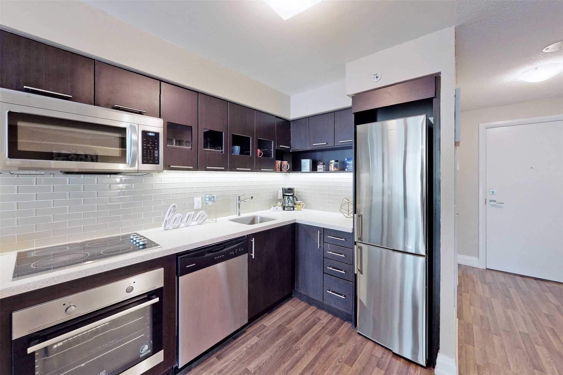 565 Wilson Ave, #207W