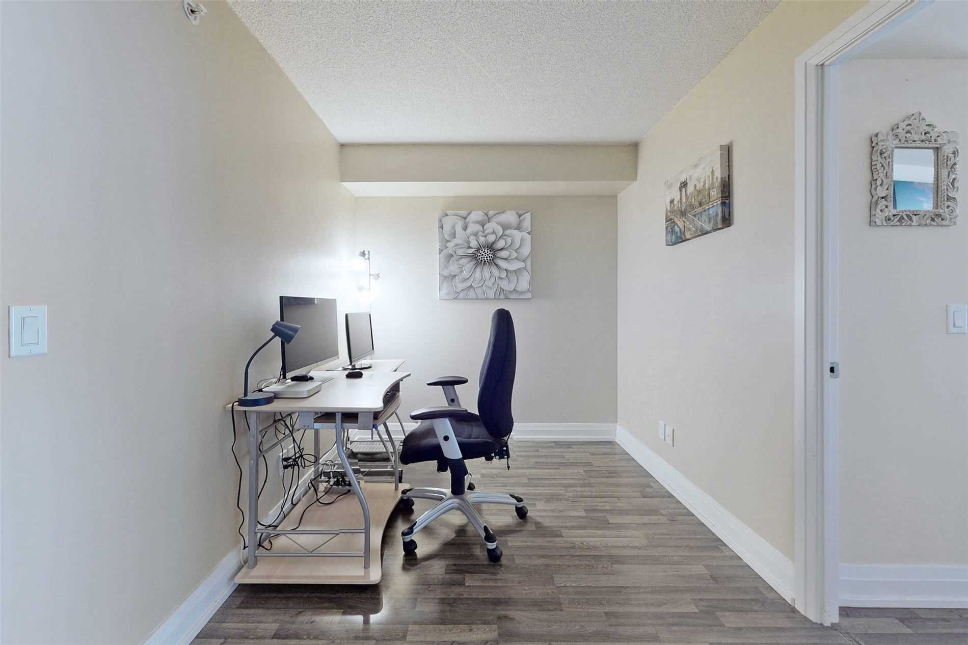 565 Wilson Ave, #207W
