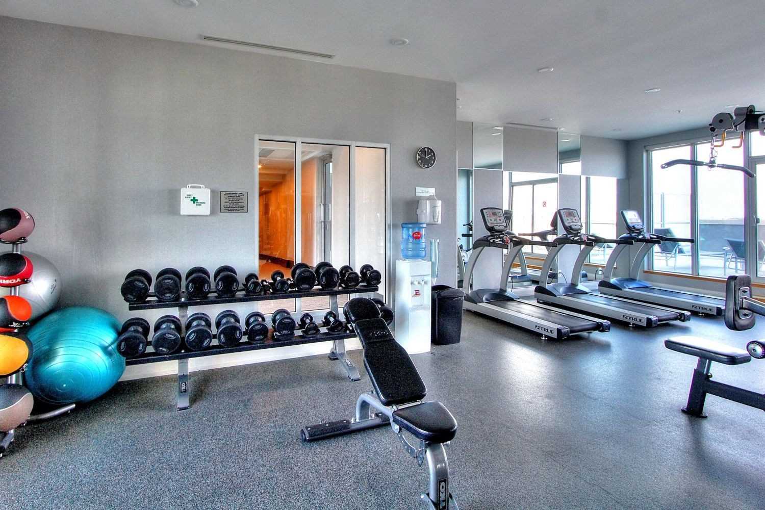 565 Wilson Ave, #207W