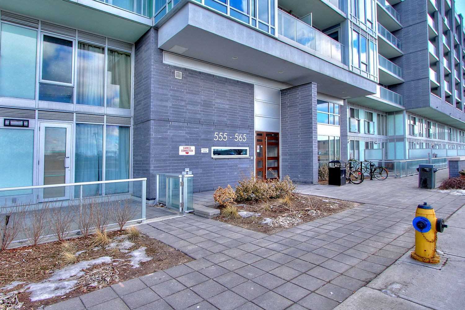 565 Wilson Ave, #207W