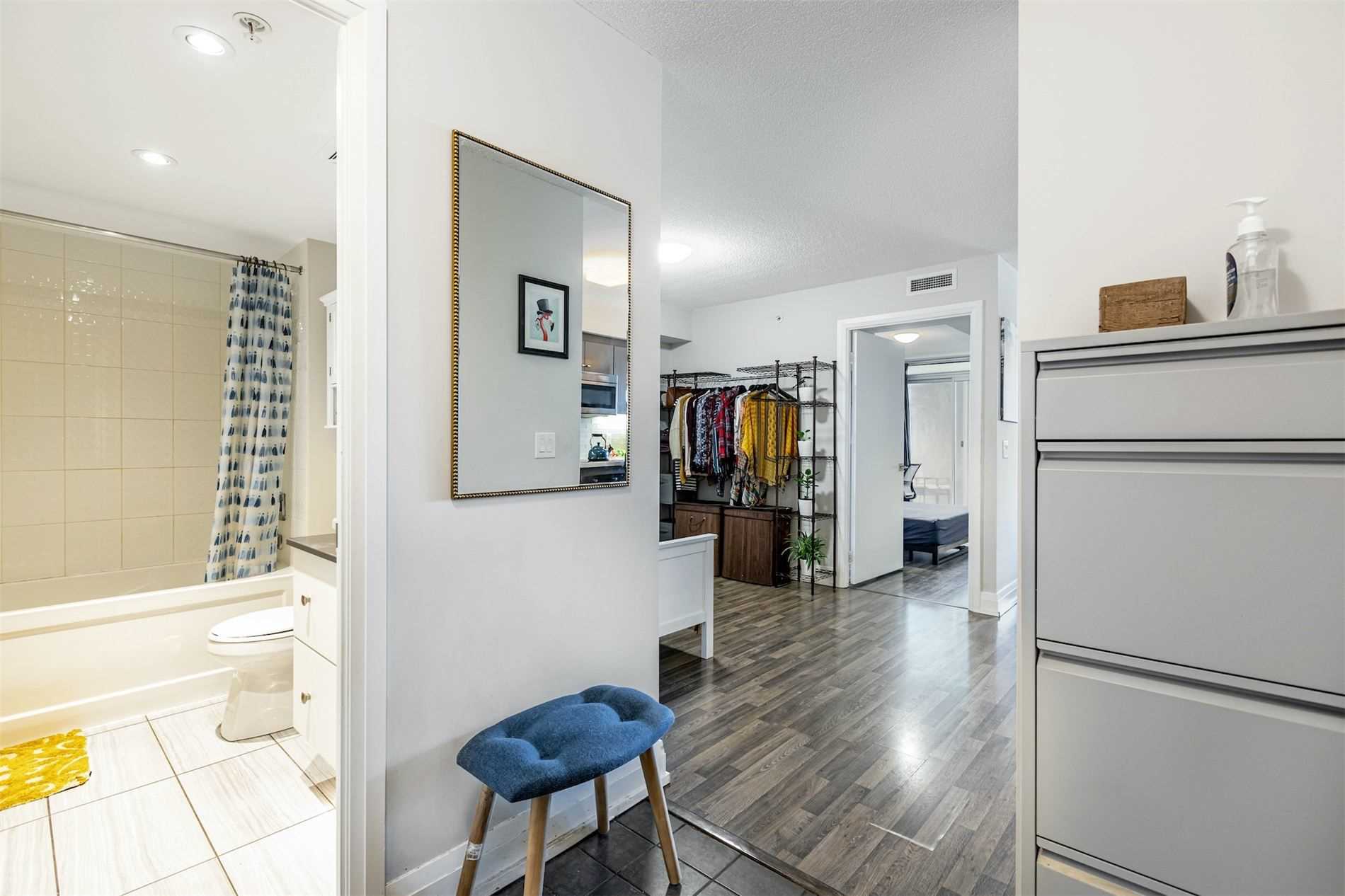 565 Wilson Ave, #W210