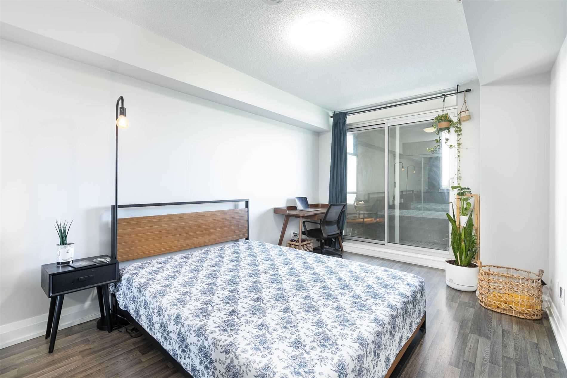 565 Wilson Ave, #W210