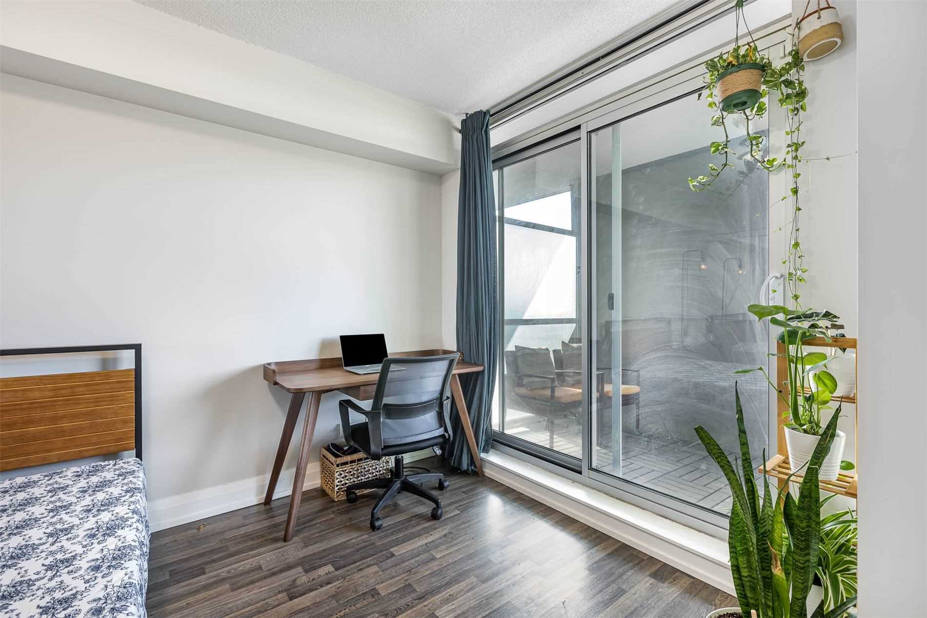 565 Wilson Ave, #W210