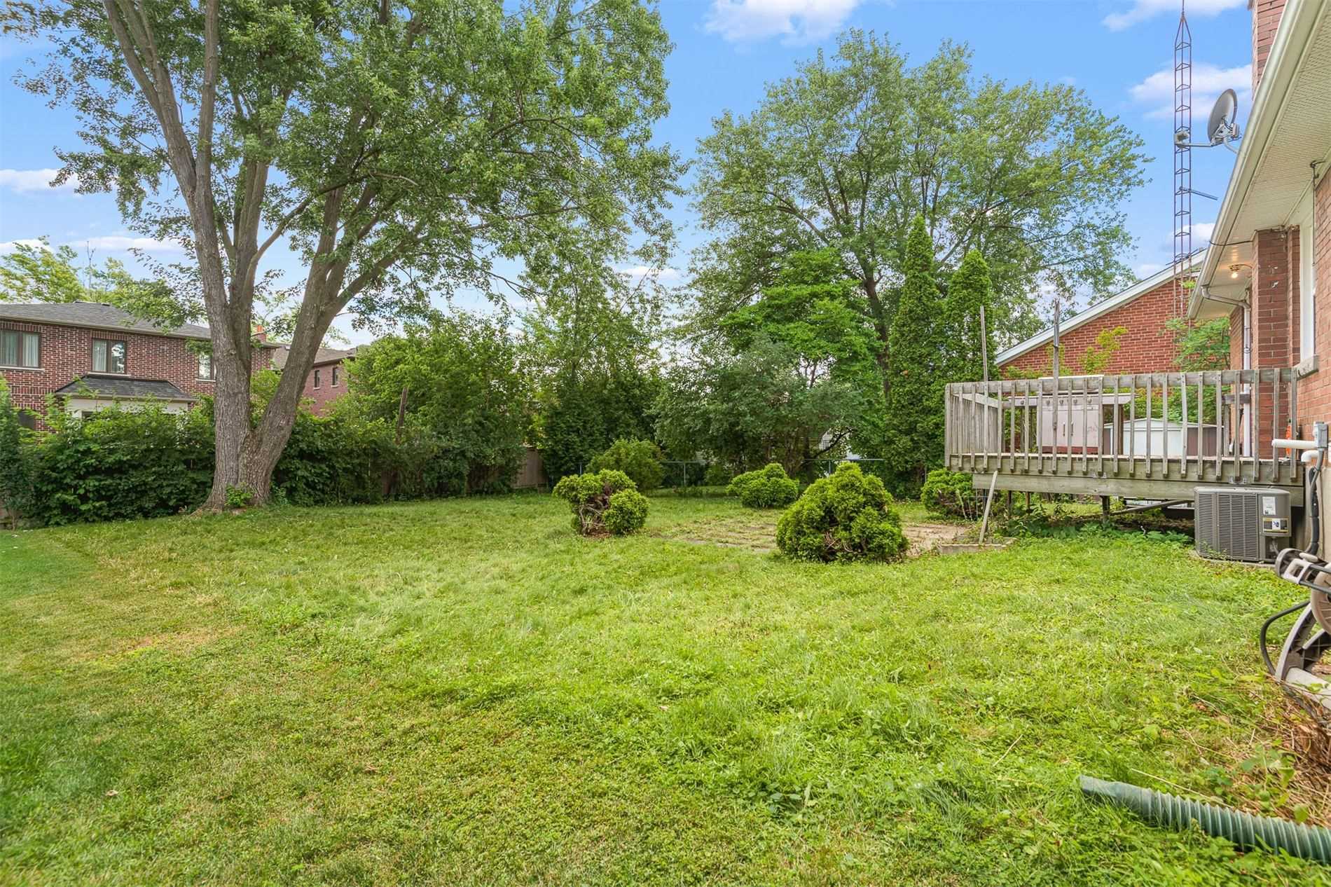 453 Hounslow Ave