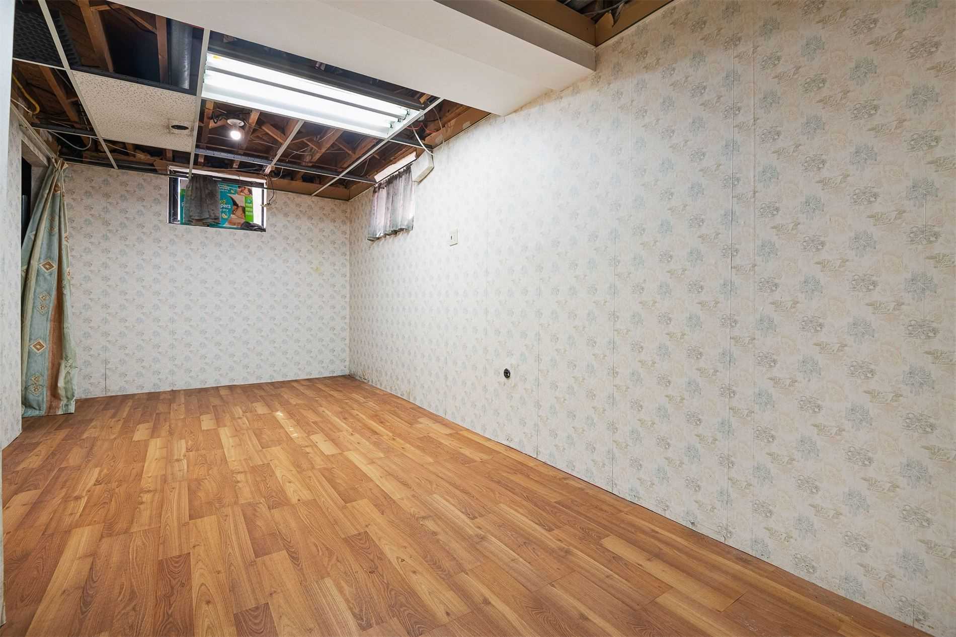 453 Hounslow Ave