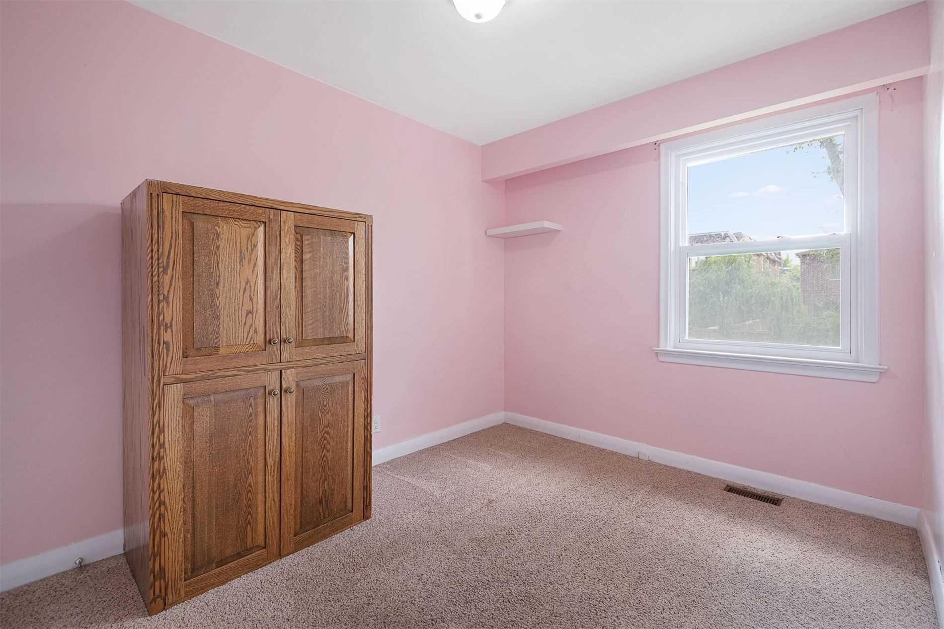 453 Hounslow Ave