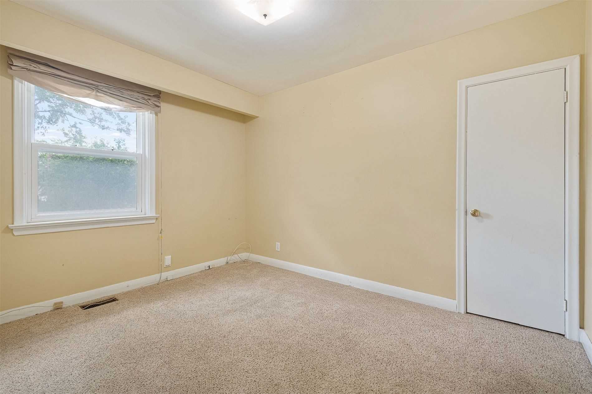 453 Hounslow Ave