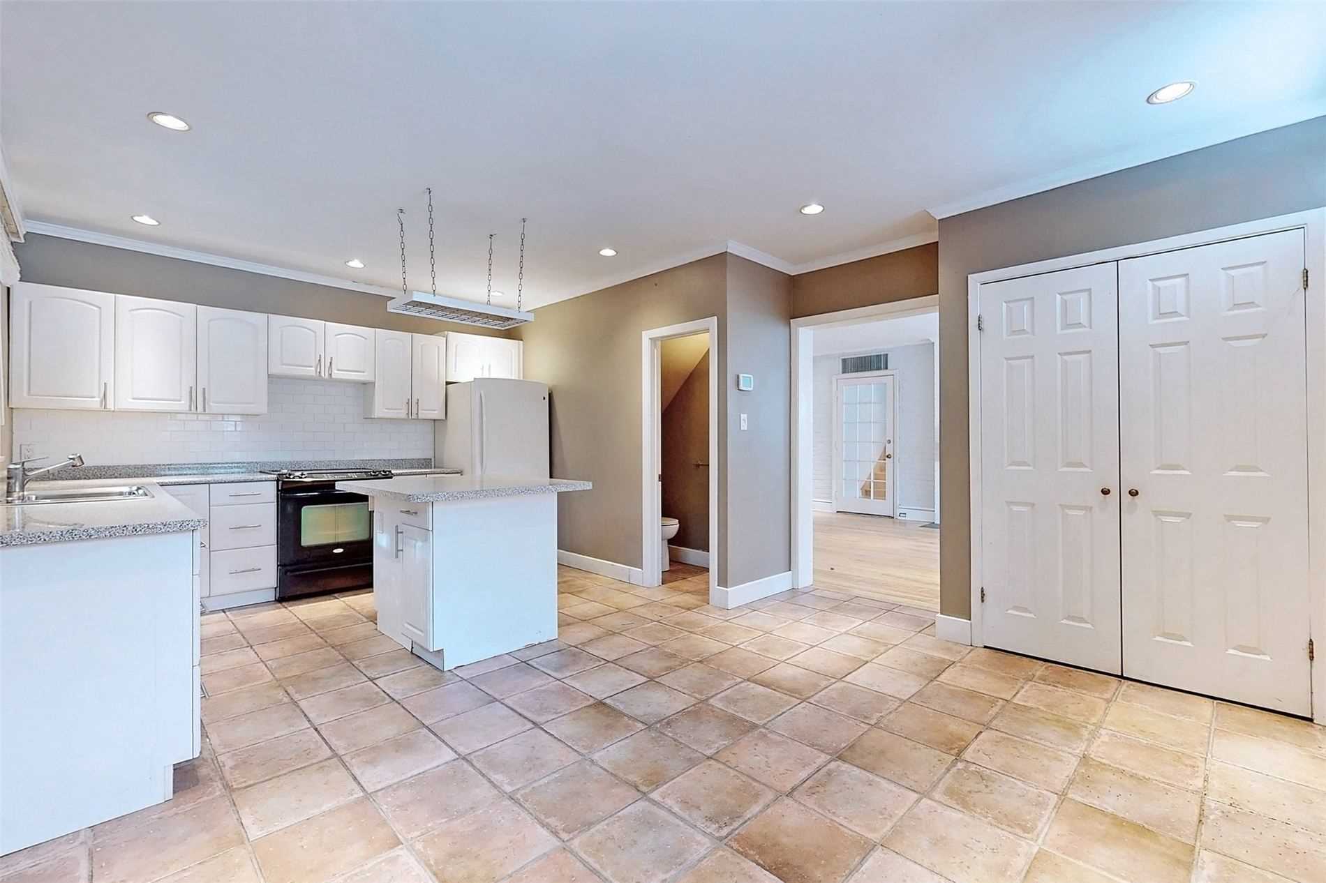28 Dunvegan Rd