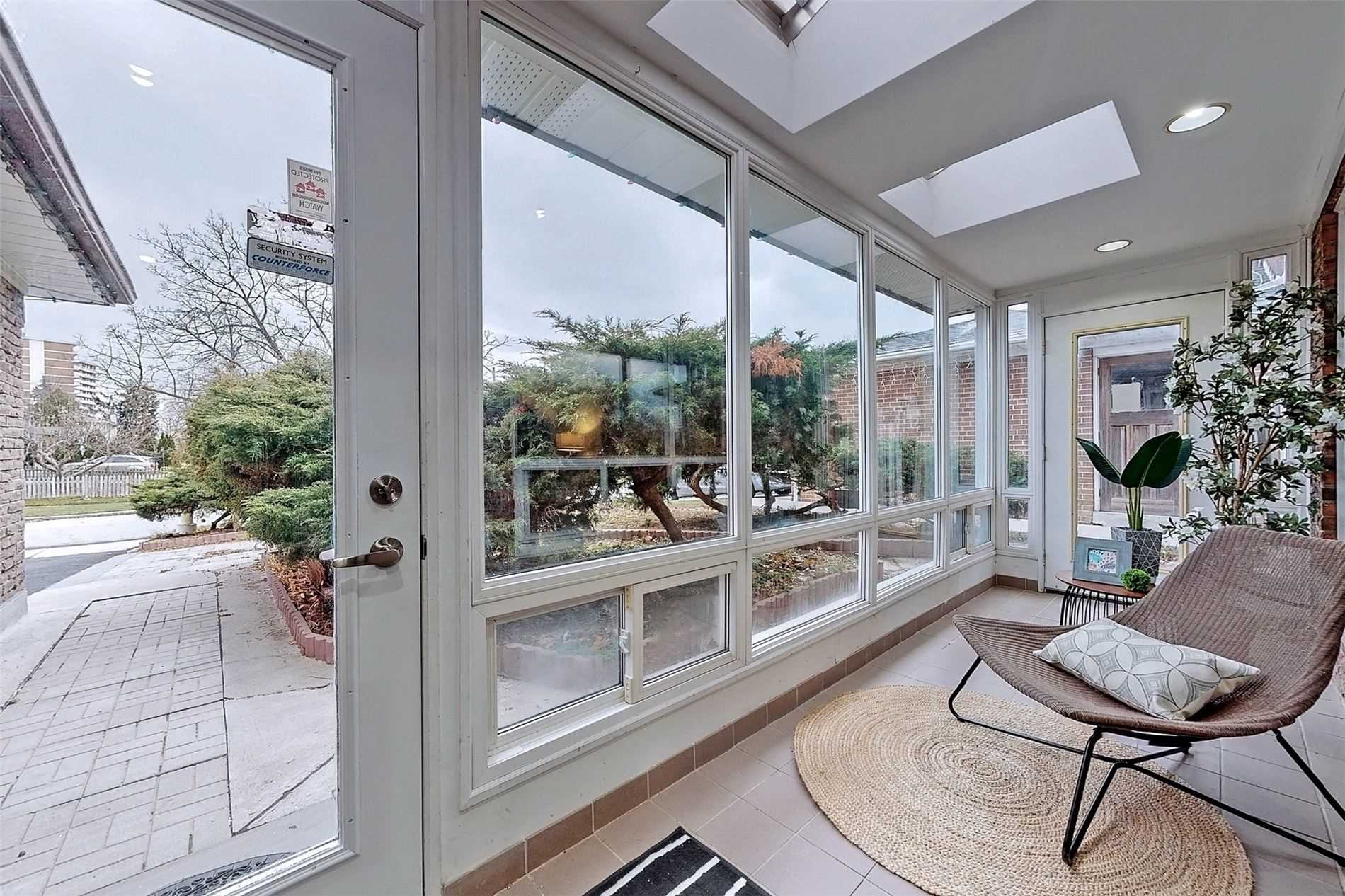 50 Bickerton Cres