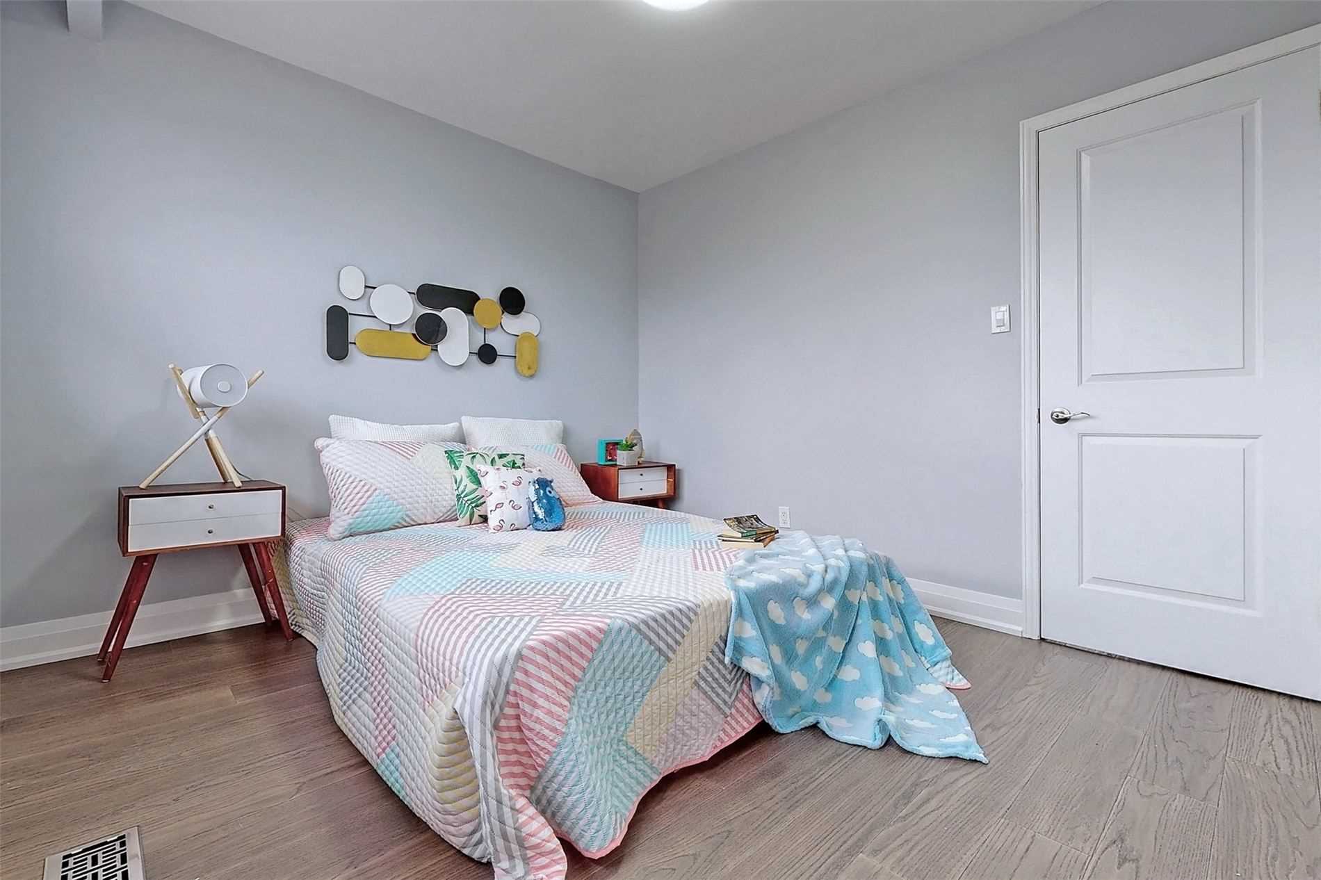50 Bickerton Cres