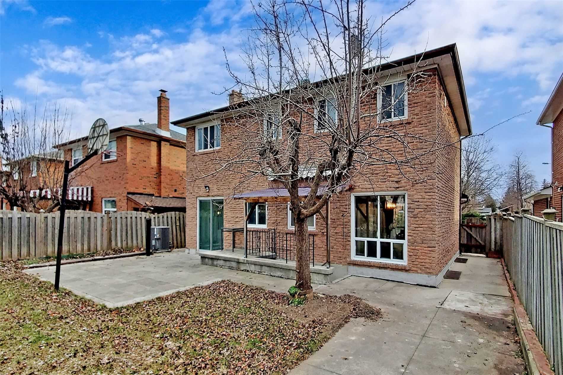 50 Bickerton Cres