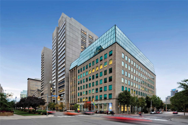 375-393 University Ave, Toronto