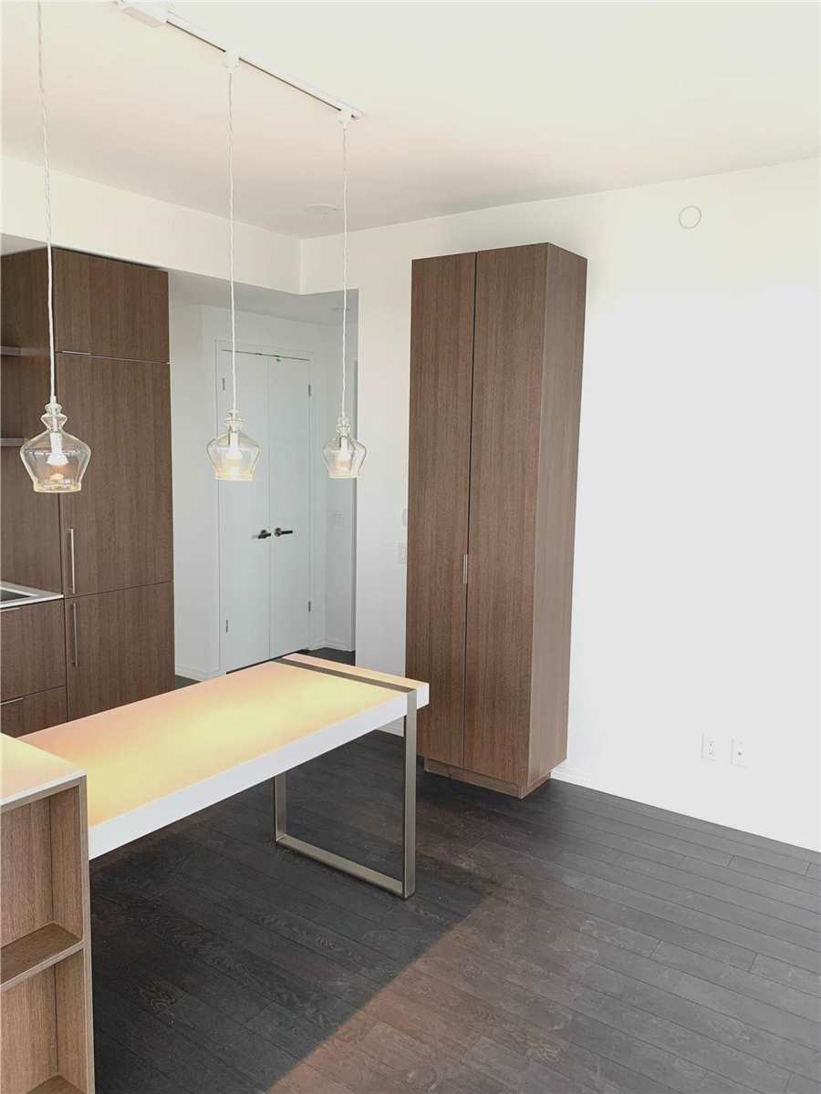 197 Yonge St, #5005