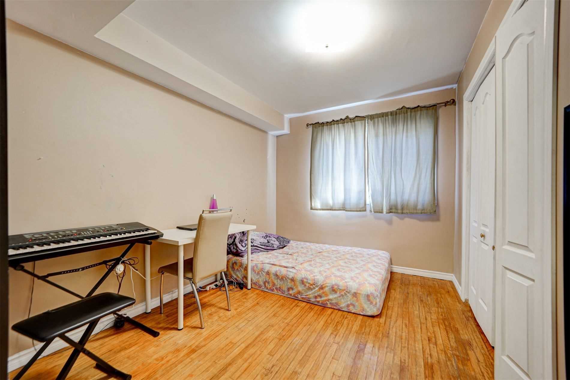 1041 Lillian St