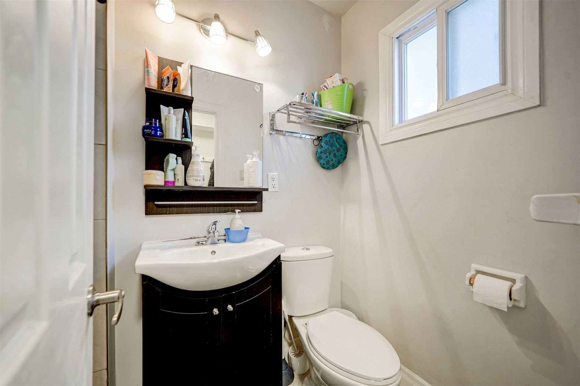 1041 Lillian St