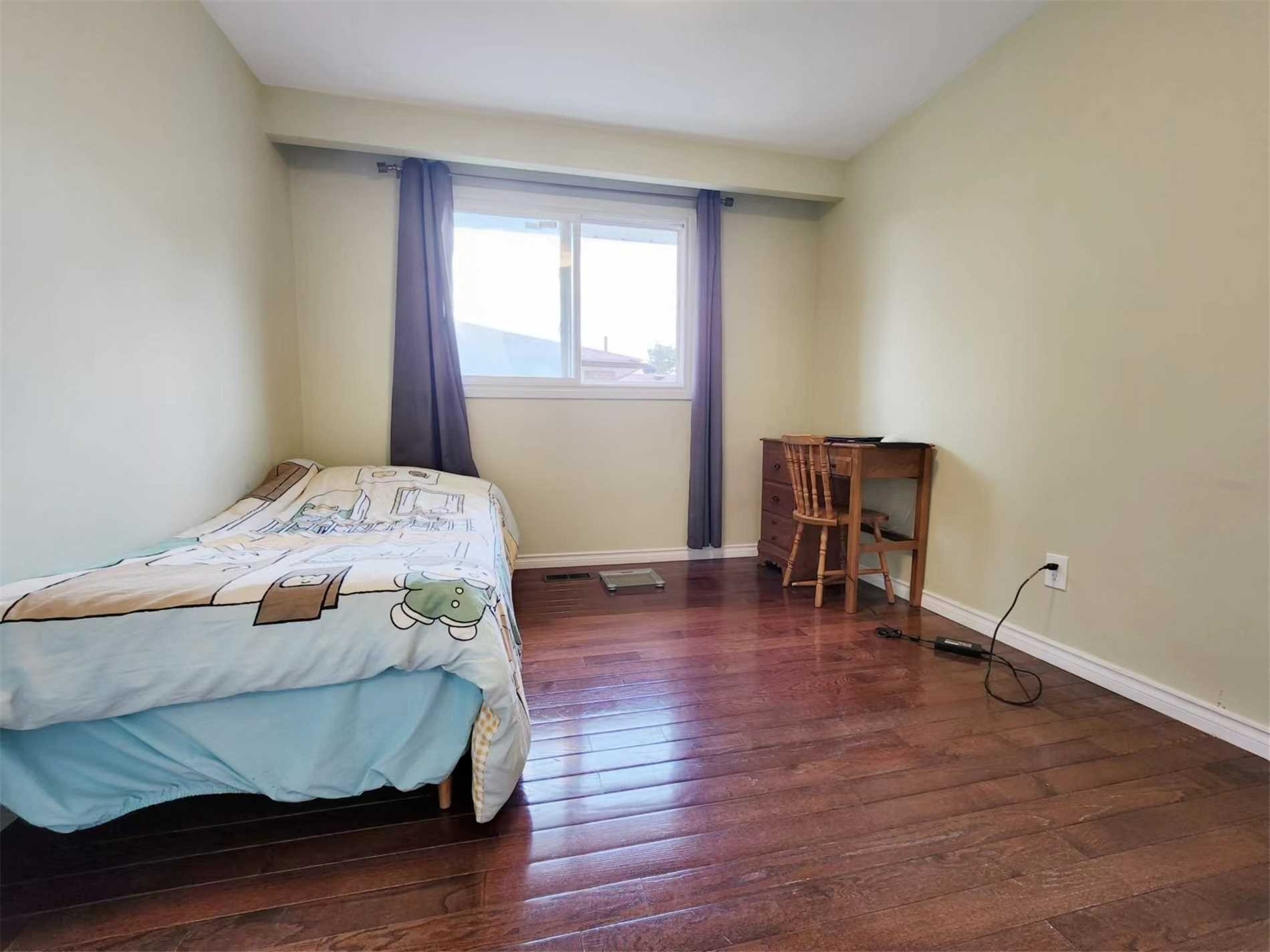 1041 Lillian St