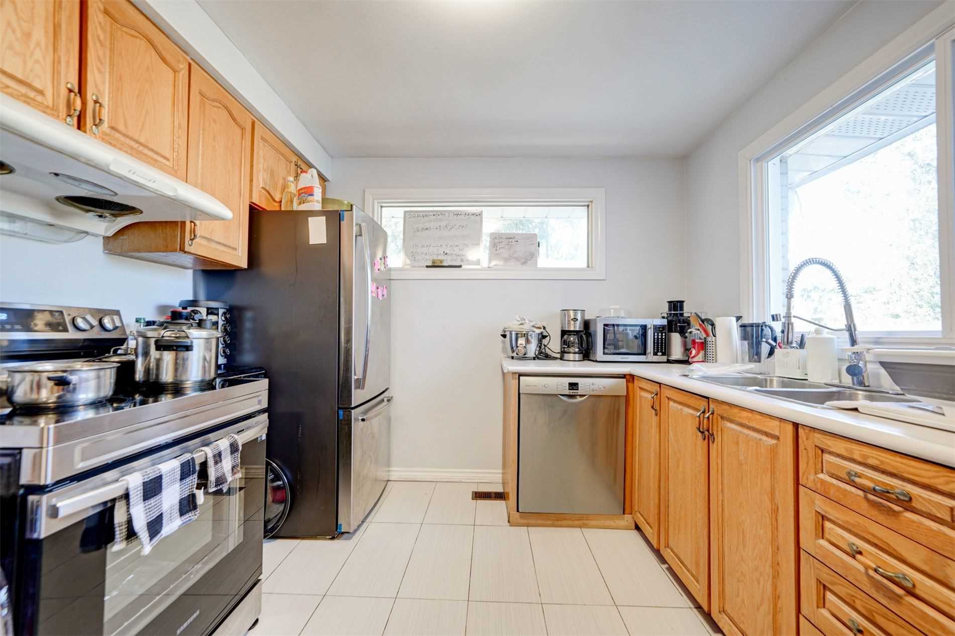 1041 Lillian St