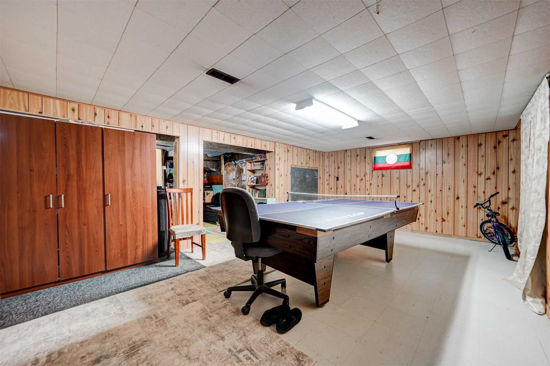 1041 Lillian St