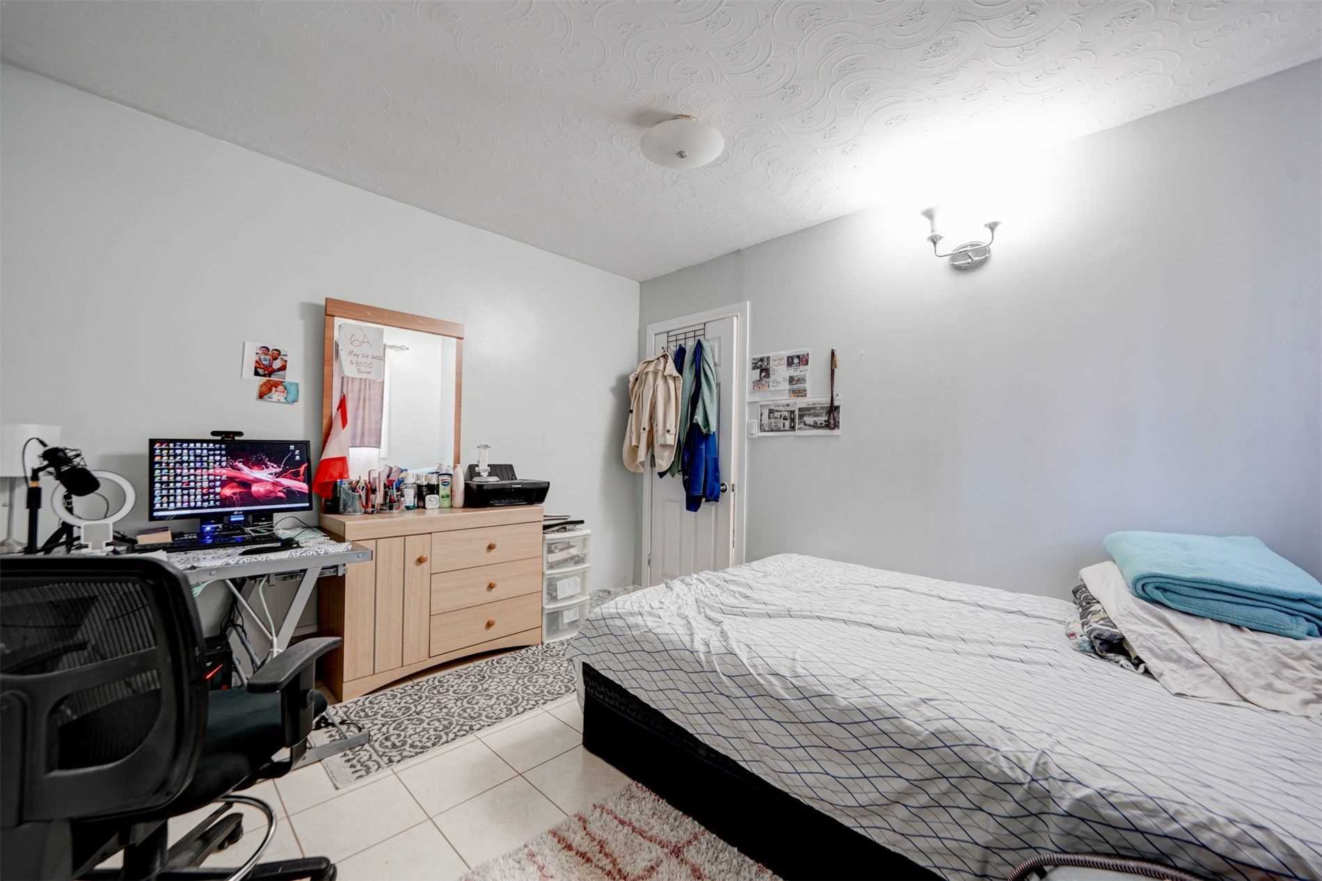 1041 Lillian St