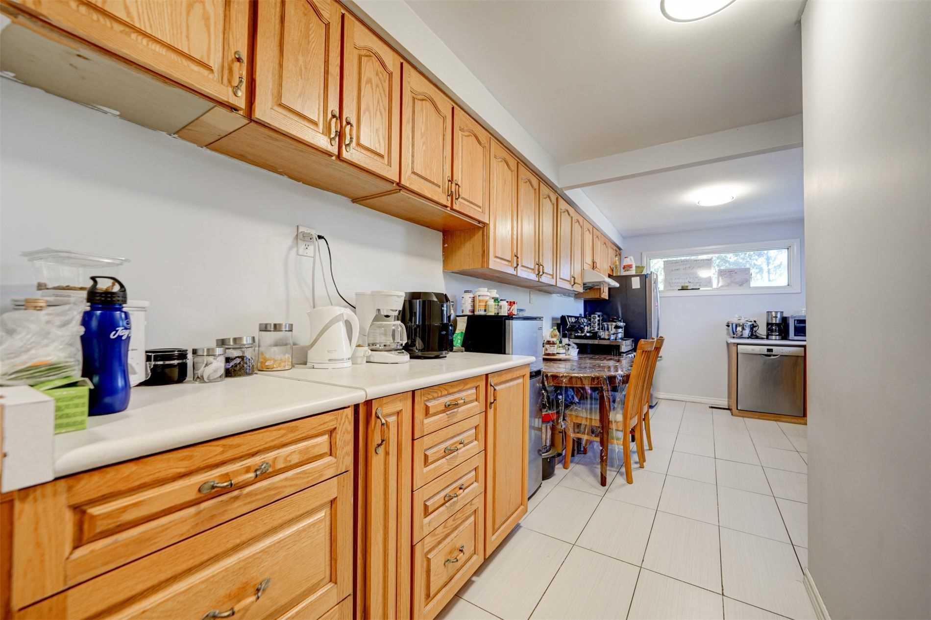 1041 Lillian St