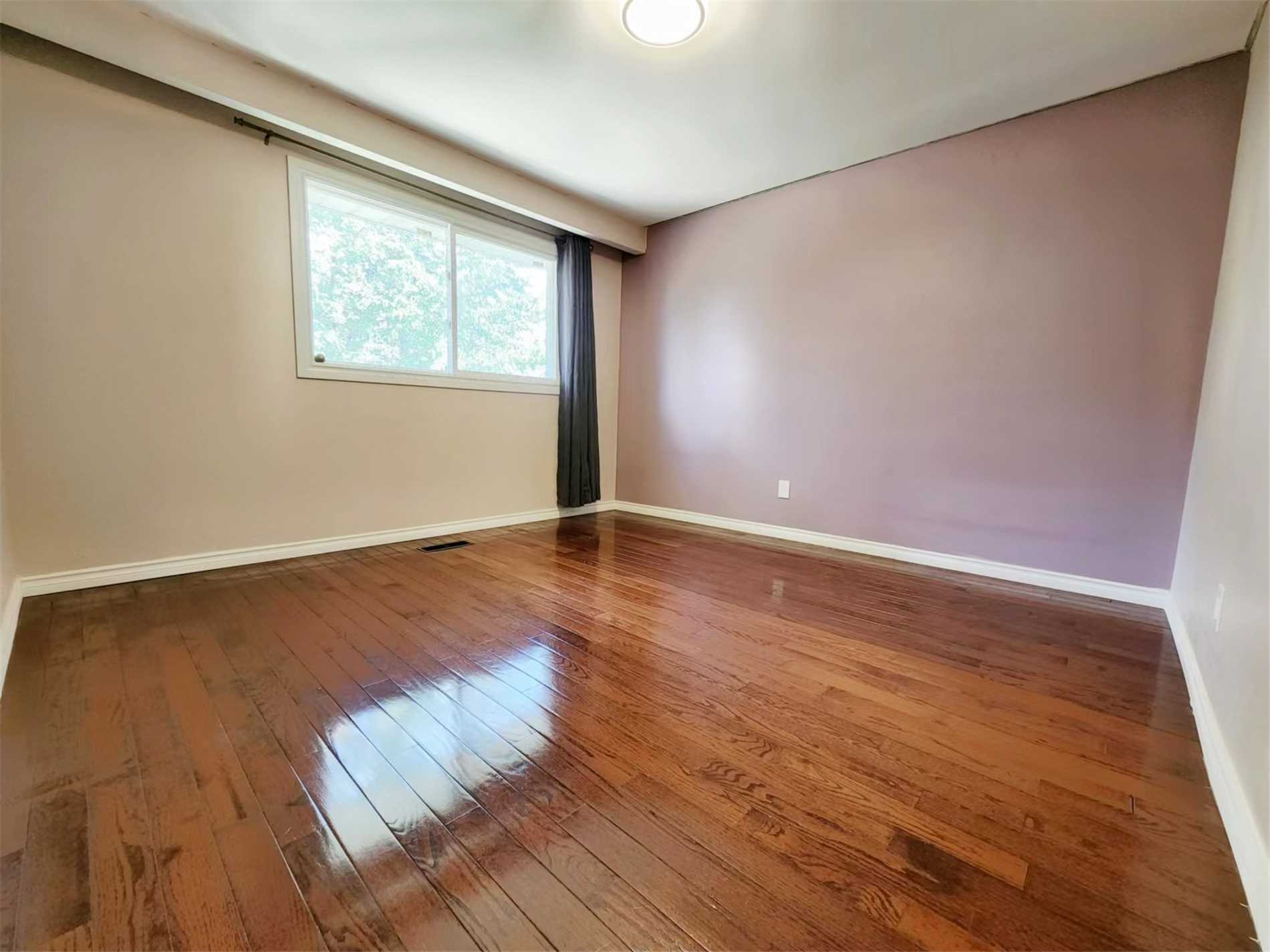 1041 Lillian St