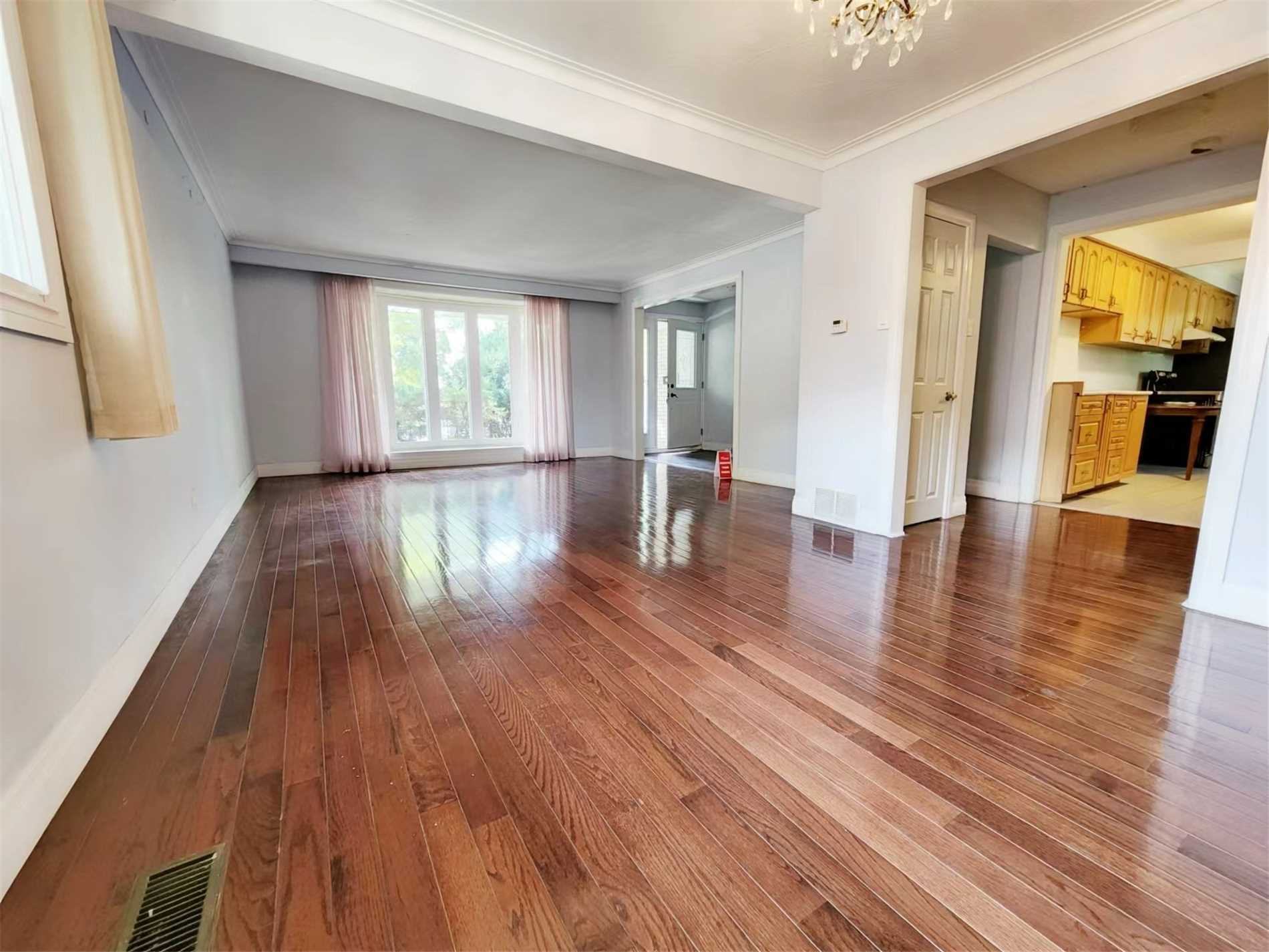 1041 Lillian St