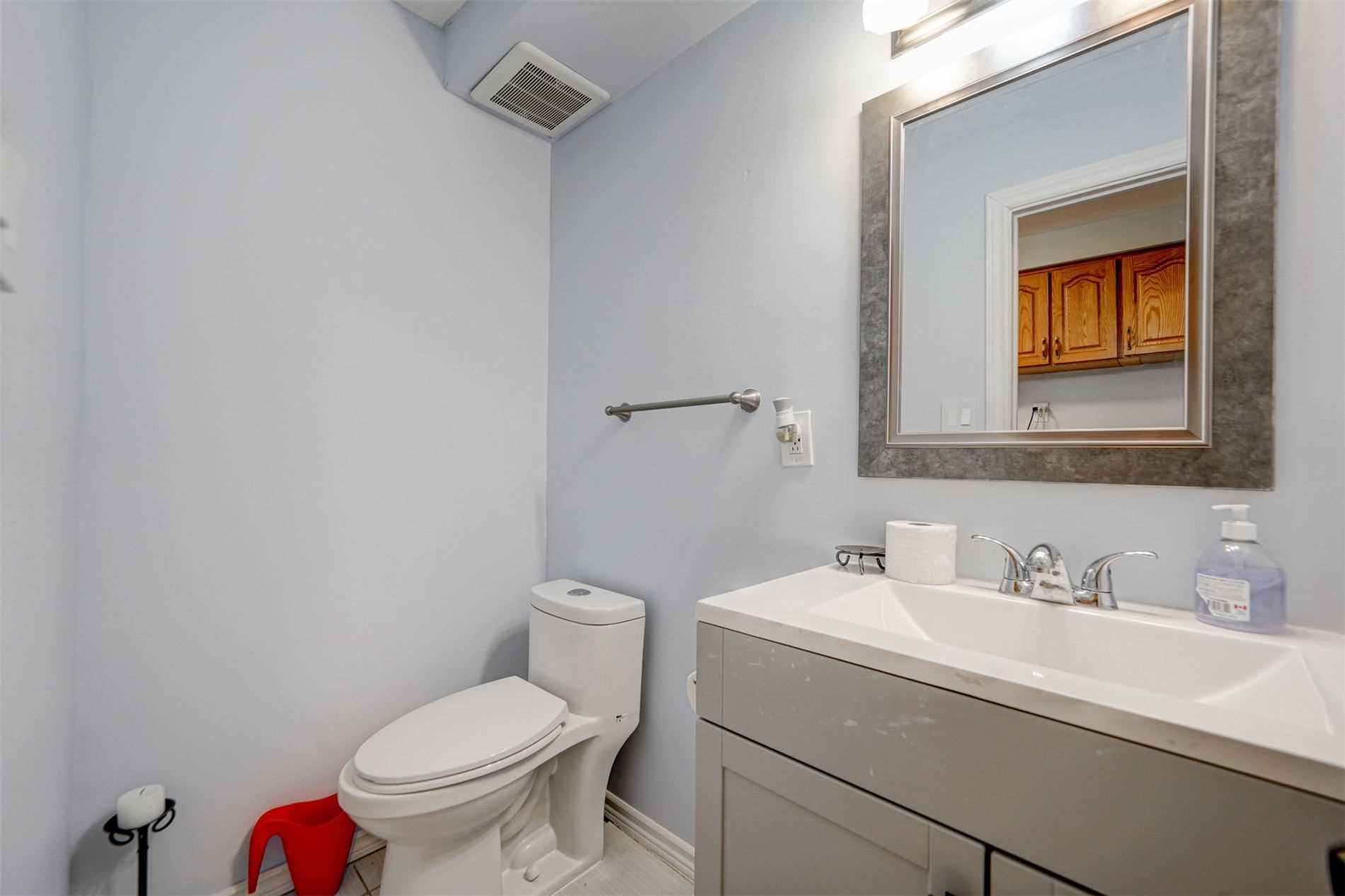 1041 Lillian St