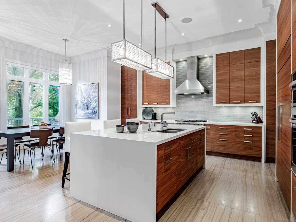 15 Vesta Dr