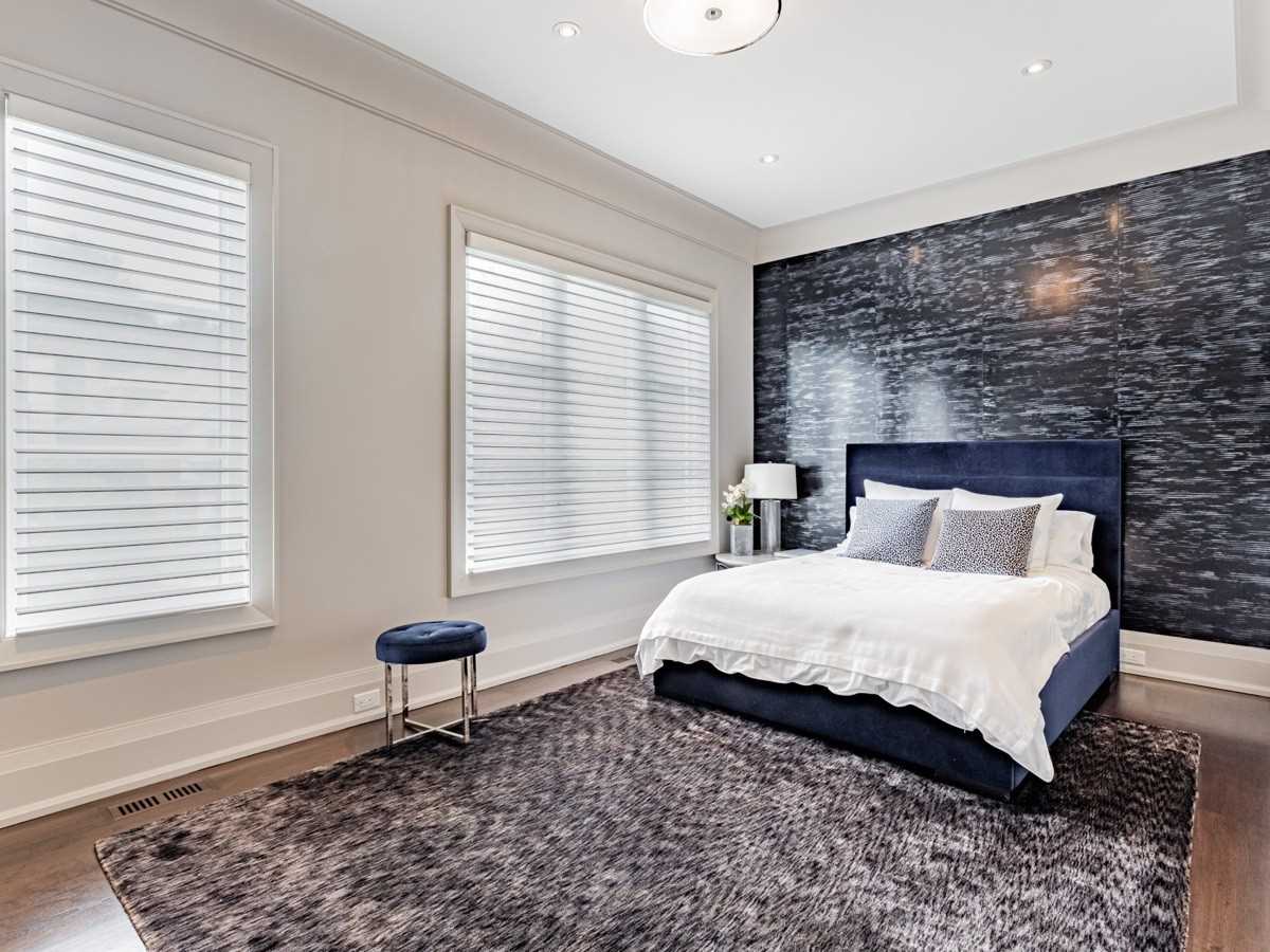 15 Vesta Dr