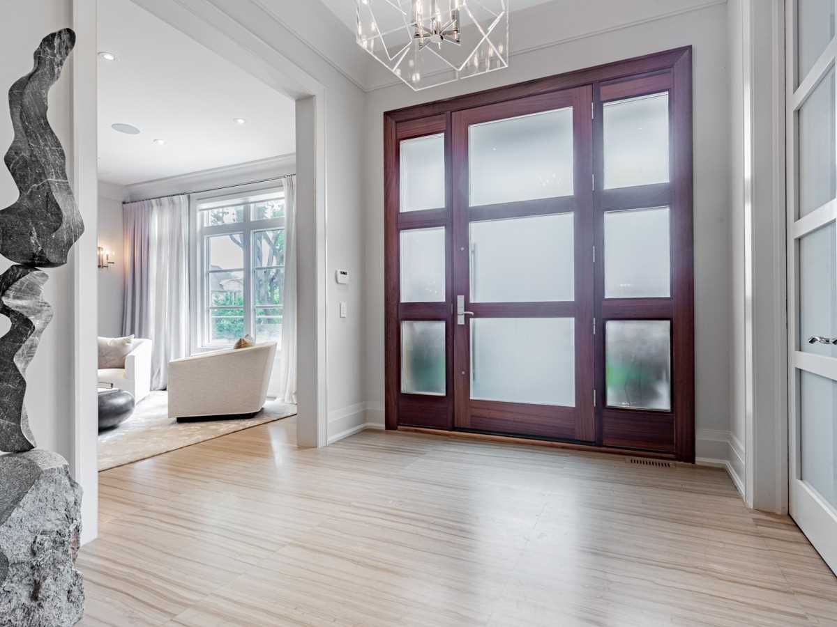 15 Vesta Dr
