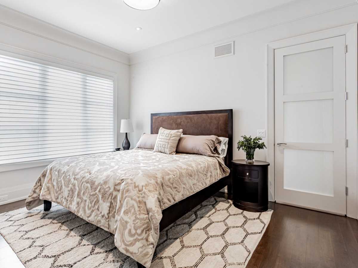 15 Vesta Dr