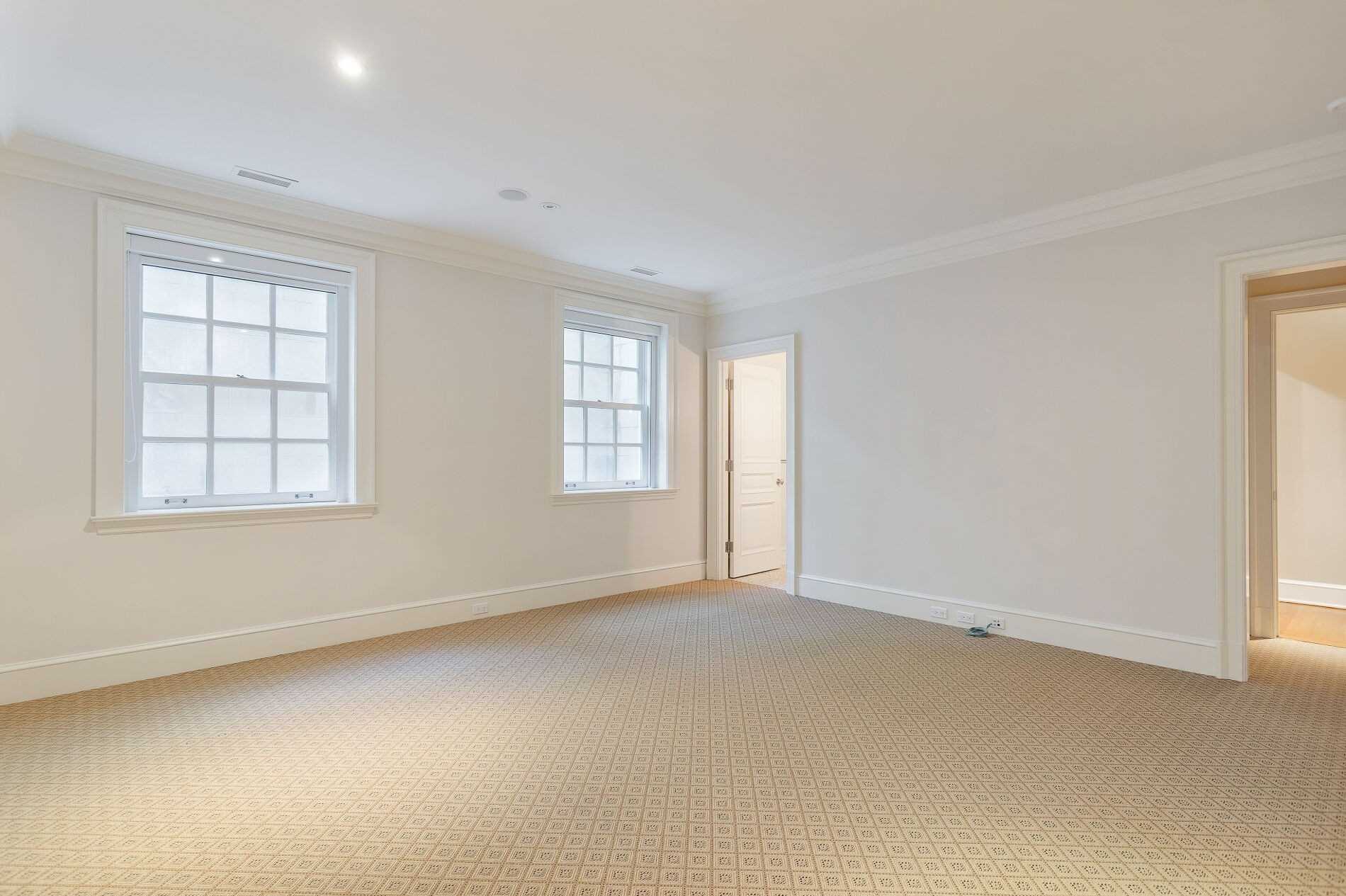 23 Heath St W