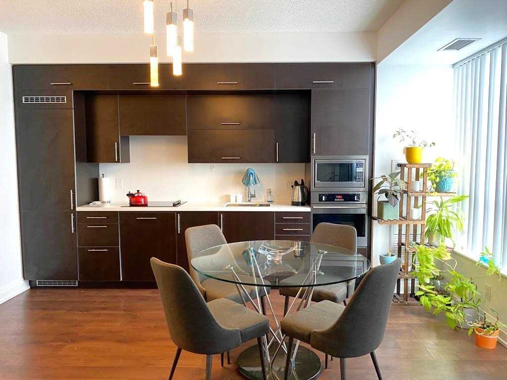 5 Sheppard Ave E, #3824